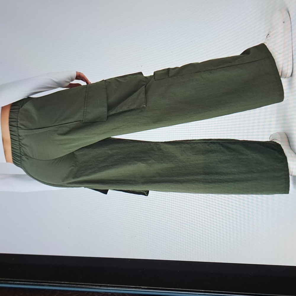 SMALL      HALARA WATER REPELLENT MIDRISE WIDE LEG CARGO PANTS